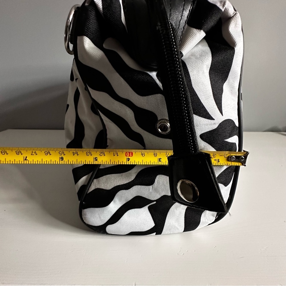 TRACKER Zebra Print Carry On / Overnight Bag - black & white GUC - Picture 10 of 13